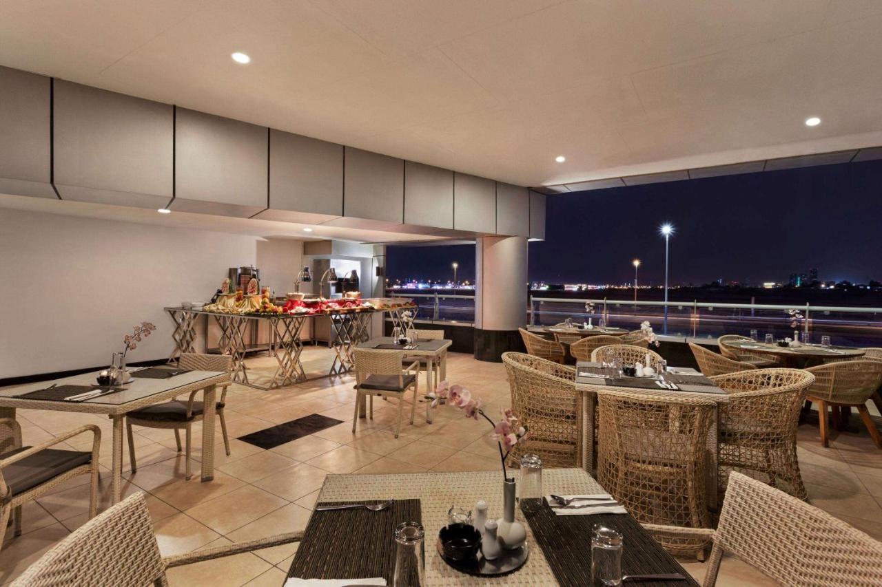 Hôtel Ramada By Wyndham Dubai Barsha Heights Extérieur photo
